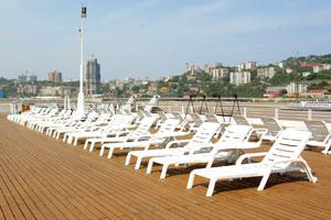 星际领航号游轮阳光甲板