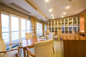 星际领航号游轮阅览室