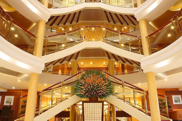 世纪江山如诗游轮大厅