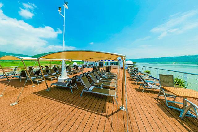 世纪江山如诗游轮阳光甲板