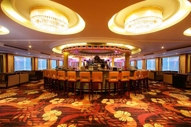 世纪江山如诗游轮酒吧