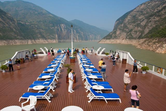 世纪江山如诗游轮甲板