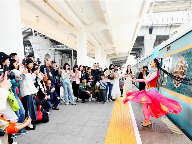 什邡号站台表演