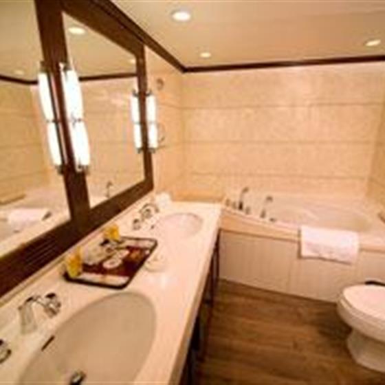 维多利亚凯璇号游轮美维凯莎号游轮浴室