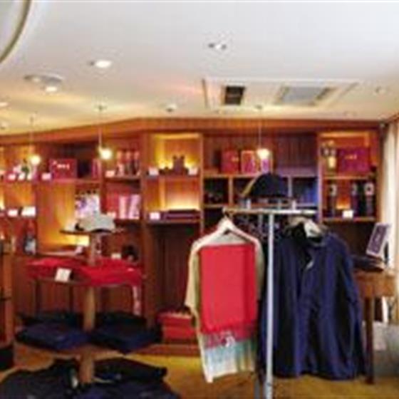 长江传说号游轮商场