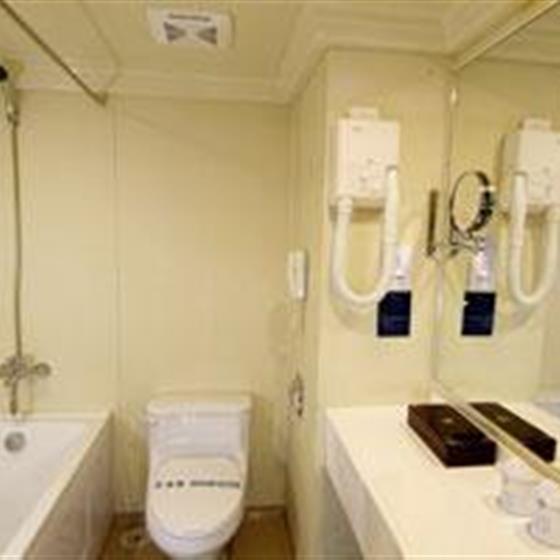 长江一号游轮游轮商务套房卫生间1