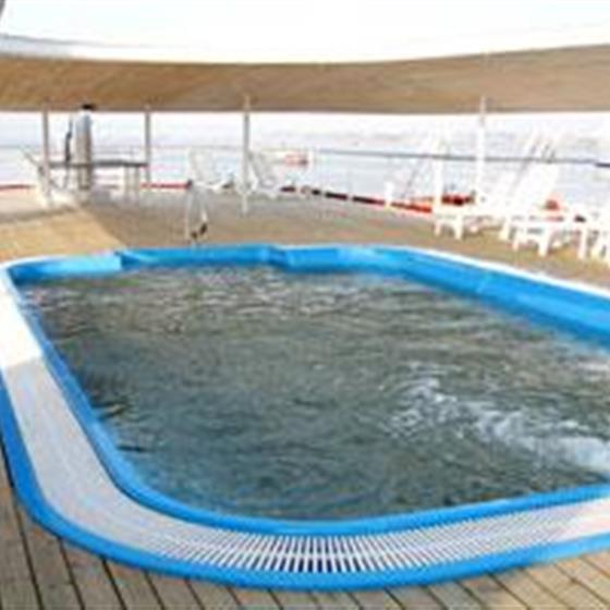 长江一号游轮游轮游泳池-1